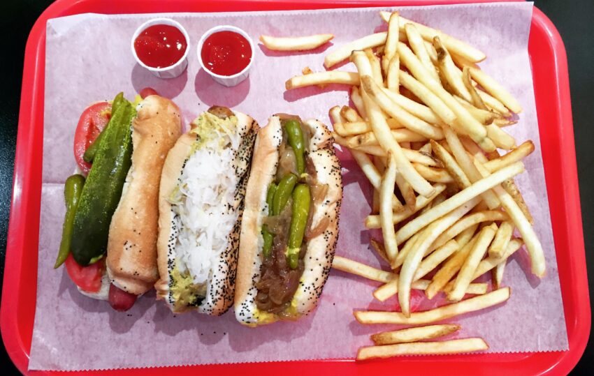 Milwaukee’s Best Hot Dogs: A Definitive Guide to WI’s Top Dogs