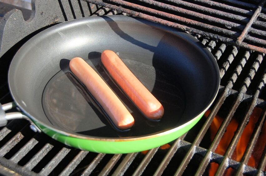 Pan Cook Hot Dogs: Expert Guide to Perfecting the Skillet Dog