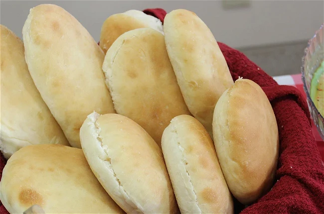 Hot Dog on Hamburger Bun: A Culinary Revelation or Recipe for Disaster?