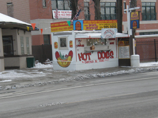 Chicago Hot Dog Stands: Your Ultimate Windy City Guide [2024]