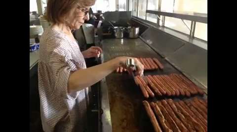 Max’s Hot Dogs: The Ultimate Guide to a Culinary Legend