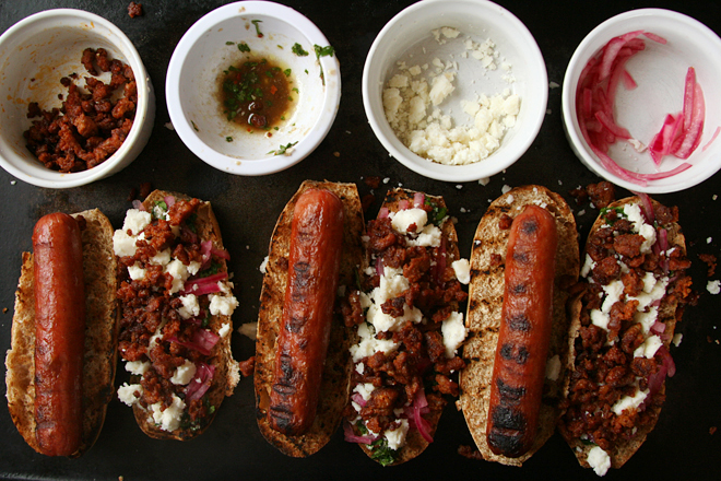 Argentinian Hot Dog: An Expert’s Guide to the Choripán’s Tasty Cousin