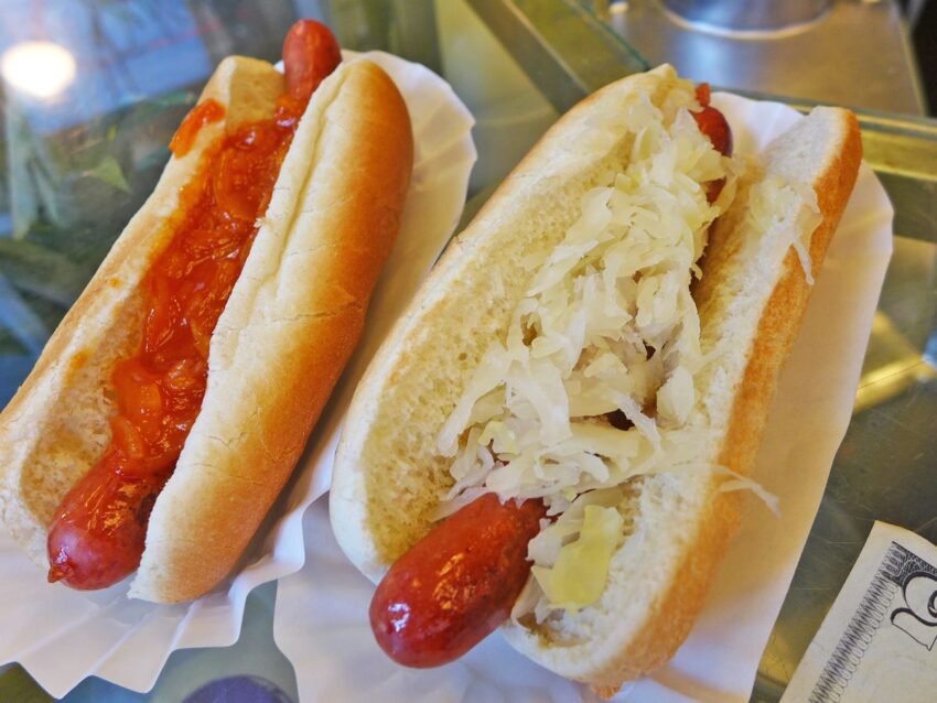 NYC’s Best Hot Dogs: A Definitive Guide (2024)