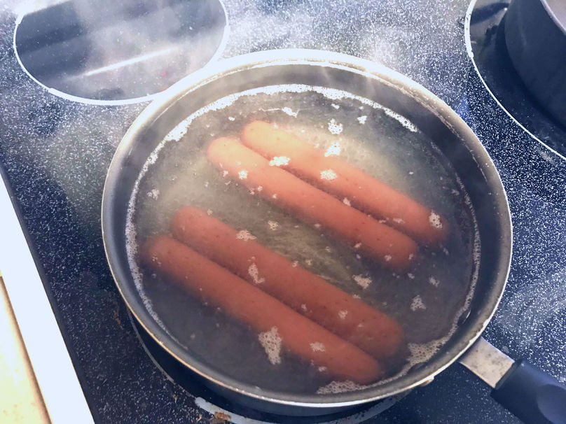 Boiling vs. Grilling Hot Dogs: The Ultimate Cookout Showdown