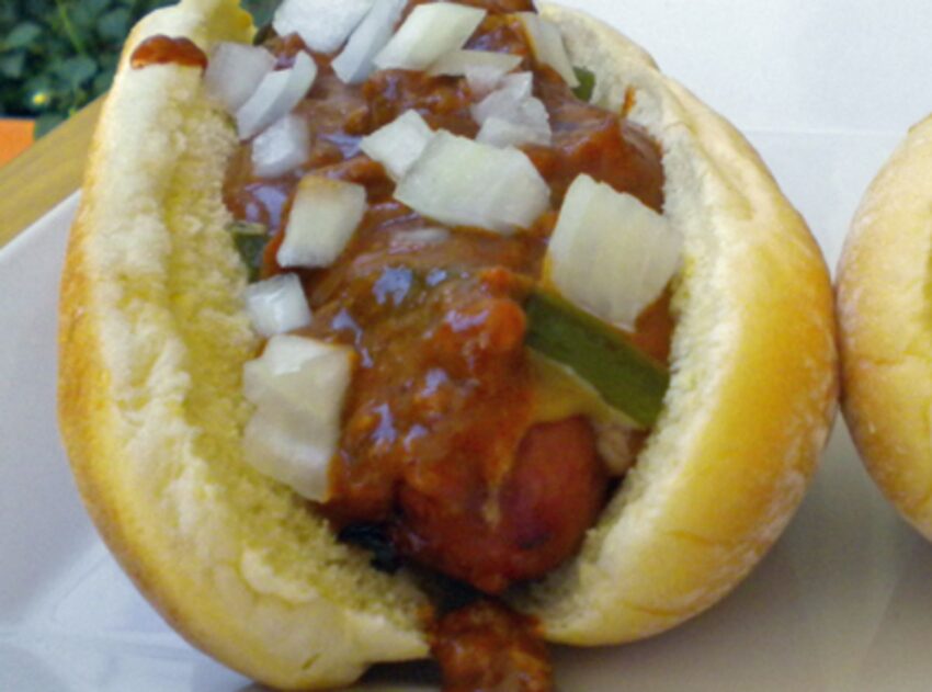 Ultimate Guide: Choosing the BEST Chili Sauce for Hot Dogs