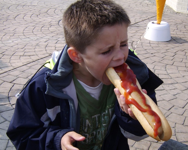 Eating Hot Dog: The Ultimate Guide to Enjoying America’s Favorite Food