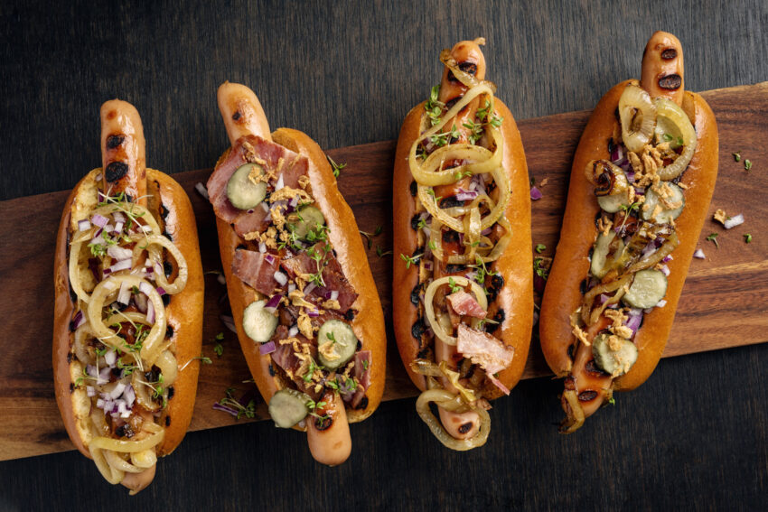 100 Hot Dogs: The Ultimate Guide to Quantity Cooking, Party Planning, and Beyond