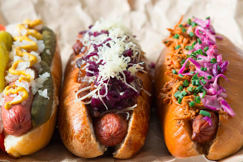 Best Restaurants That Serve Hot Dogs: A Definitive Guide [2024]