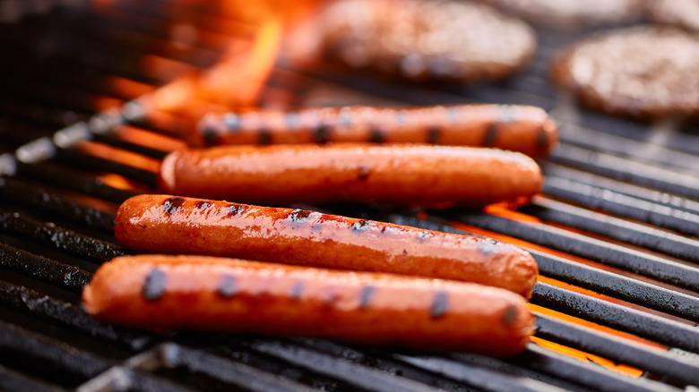 Pregnancy and Hot Dogs: A Comprehensive Guide to Safe Indulgence