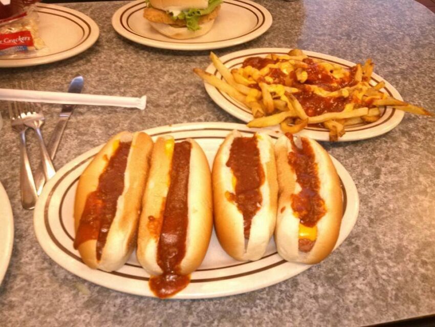 Warren, Ohio’s Best Hot Dog Shops: A Local’s Guide
