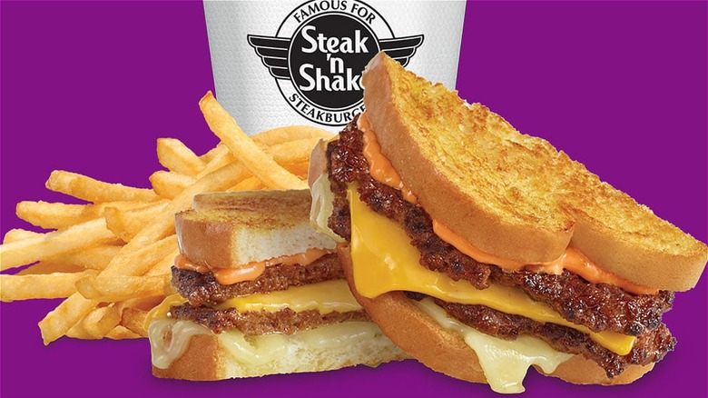 Steak ‘n Shake Hot Dog: The Ultimate Guide (2024)