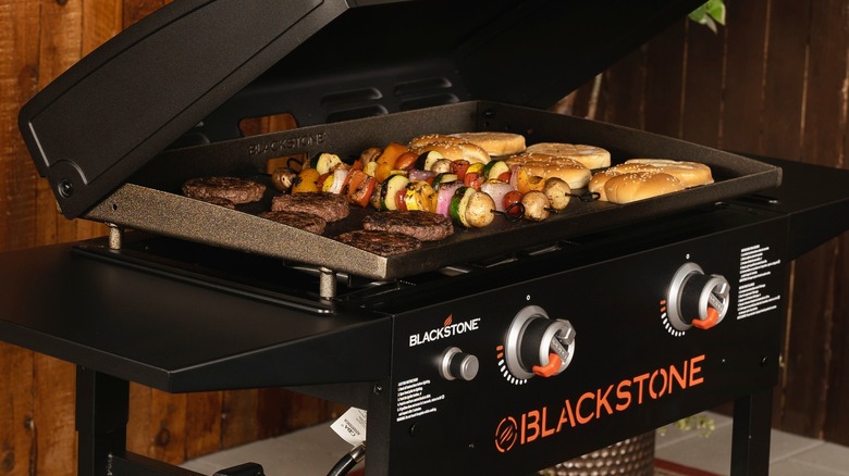 Blackstone Hot Dogs: The Ultimate Guide to Griddled Perfection