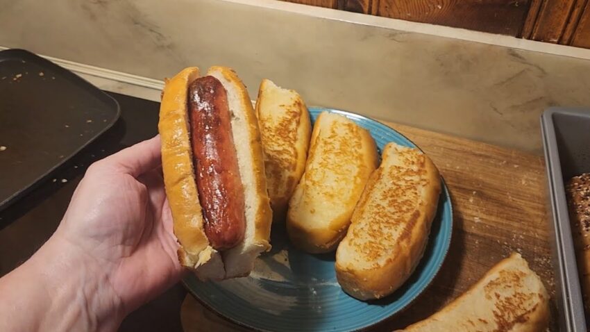 Ultimate Guide to Sourdough Hot Dog Buns: Taste, Texture & Top Brands
