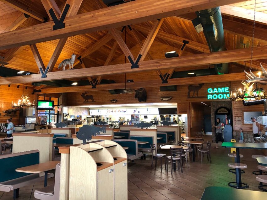 Best Hot Dogs Wisconsin Dells: A Foodie’s Guide [2024]