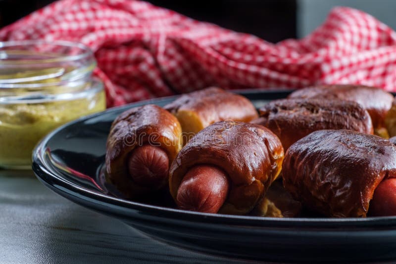 Pretzel Mini Hot Dogs: The Ultimate Guide to Savory, Snackable Perfection