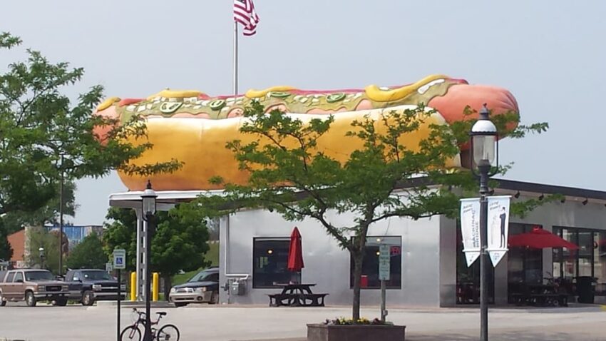 Mackinaw City Hot Dog Guide: Best Spots, Toppings & More!