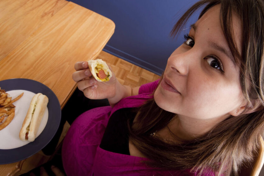 Safe Hot Dogs During Pregnancy: Expert Guide & Precautions