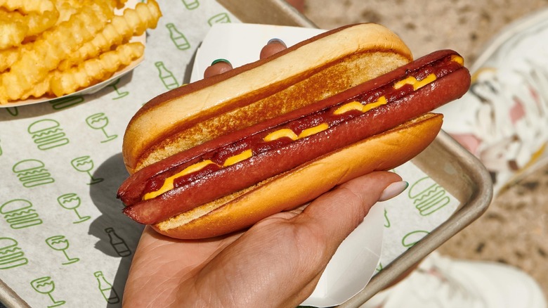 Fast Food Hot Dogs: Your Expert Guide to the Best (and Worst!)