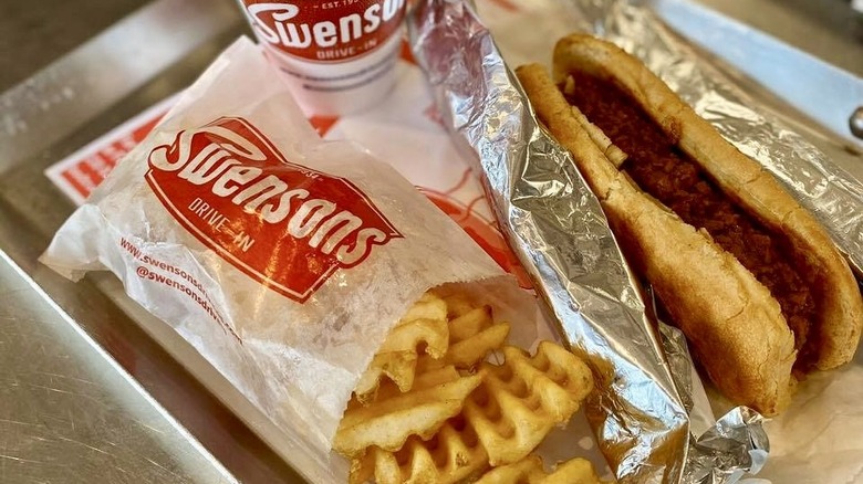 Top Fast Food Hot Dog Chains: Ranked & Reviewed (2024)