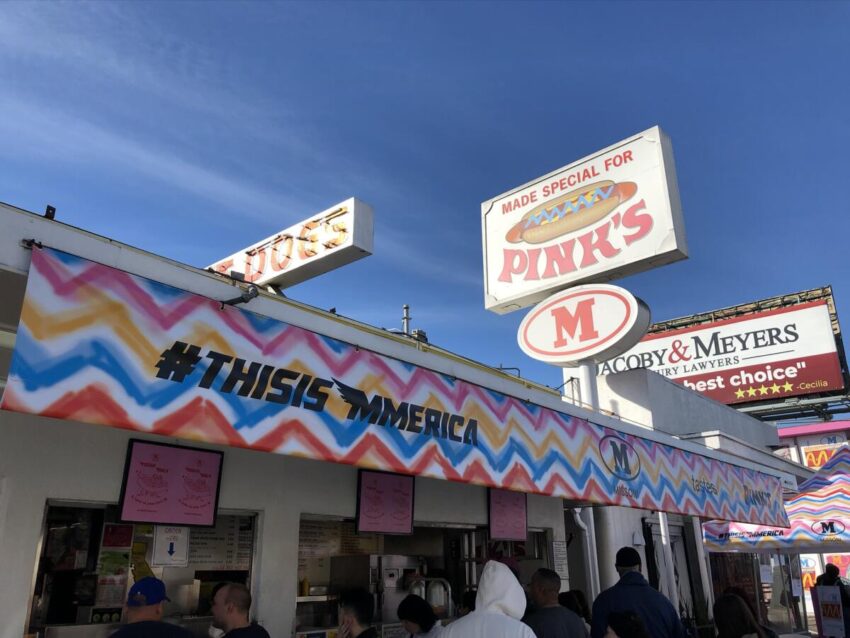Mo’s Hot Dogs: The Definitive Guide to Chicago’s Best!