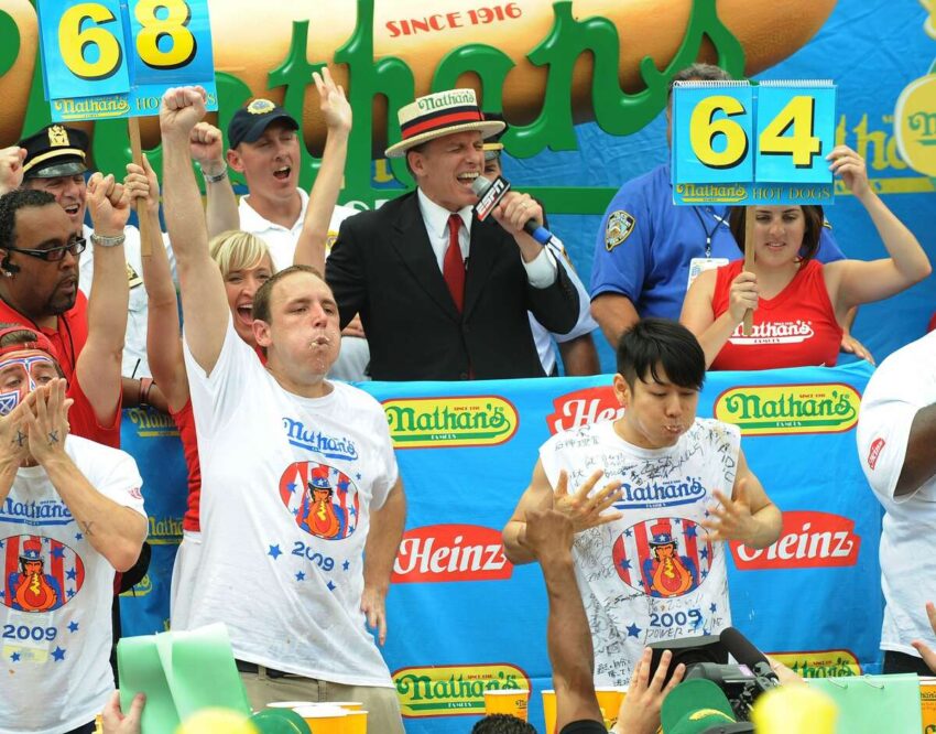 Kobayashi vs. Hot Dogs: The Untold Story of Competitive Eating