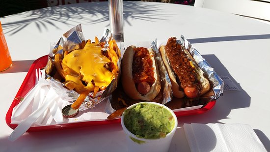 Pink’s Hot Dogs Reviews: The ULTIMATE Guide (2024)