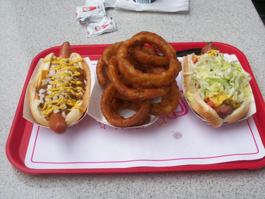 Pink’s Hot Dog Menu: An Expert’s Guide to LA’s Legendary Dogs (2024)