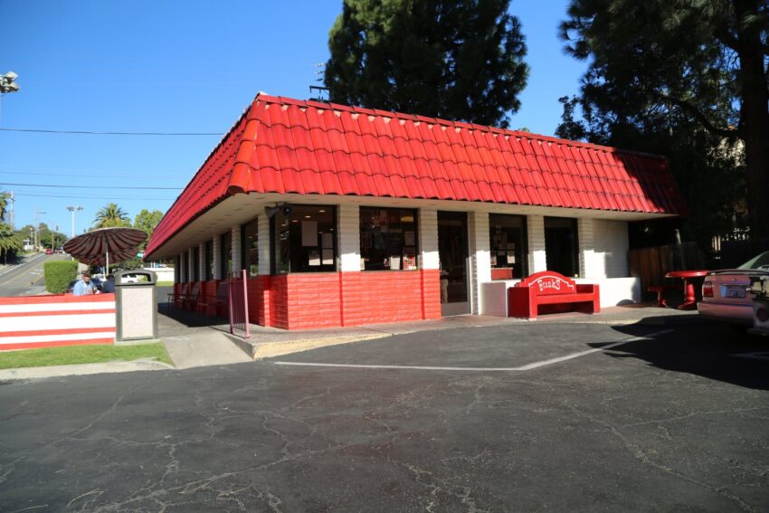 Frank’s Famous Hot Dogs: The Definitive Guide (2024)
