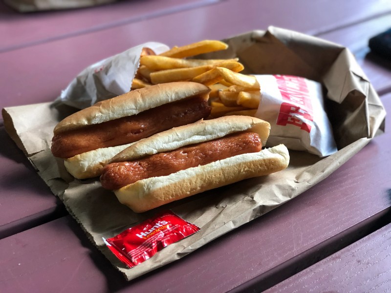 Johnnies Hot Dog: The Definitive Guide (2024)