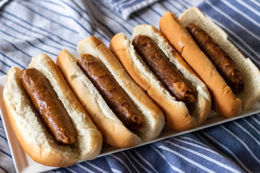 The Ultimate Guide to All Natural Hot Dogs: Health, Taste & Brands