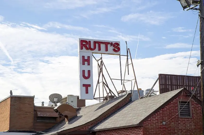 Rutt’s Hut Hot Dogs: An Expert’s Guide to the Deep-Fried Delights