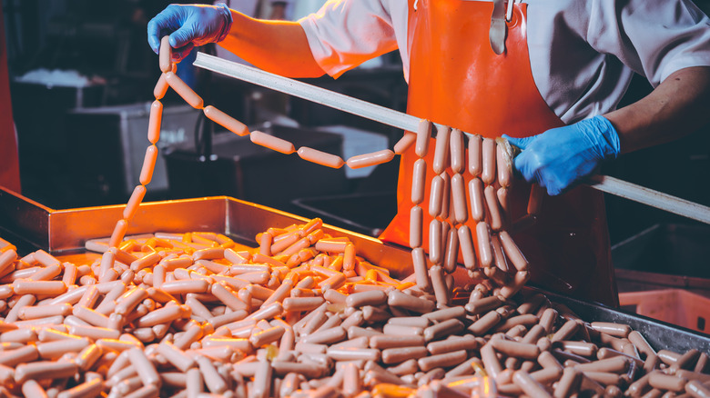 How Hot Dogs Are Made: From Pork to Picnic Perfection [Expert Guide]