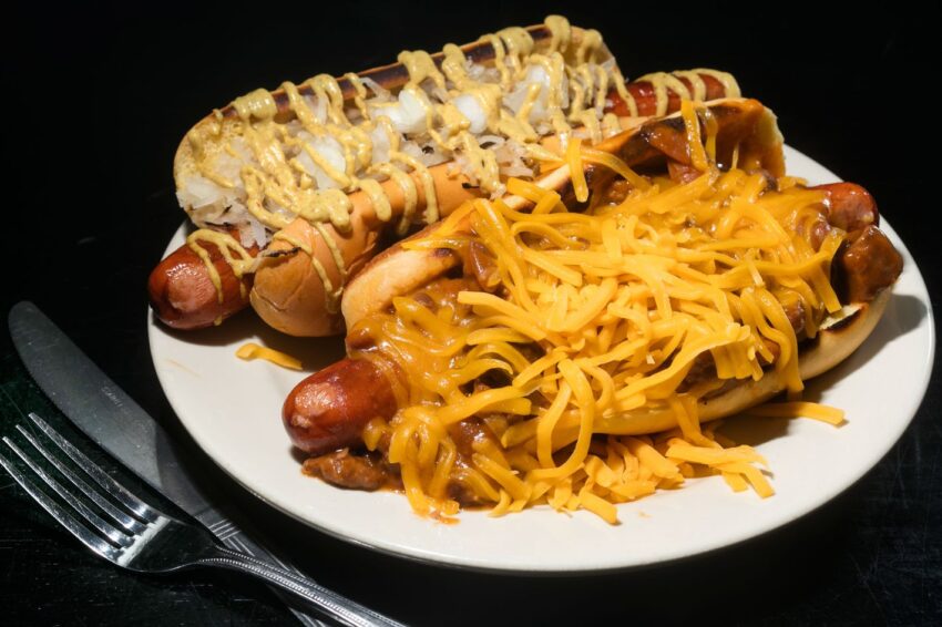Best Hot Dogs in Manhattan: An Expert’s Ultimate Guide [2024]