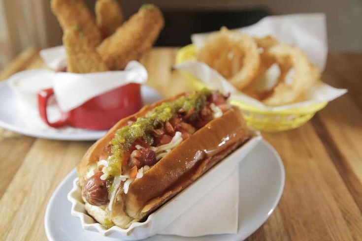 Houston’s Hot Dog Havens: Finding the Best Dogs in the City