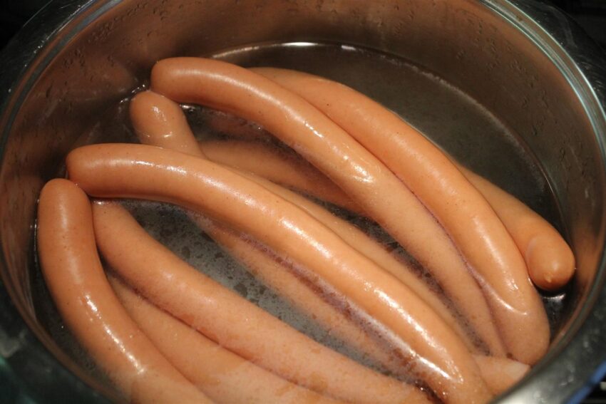 Boil Hot Dogs in Beer: The Ultimate Guide to Flavor-Packed Franks