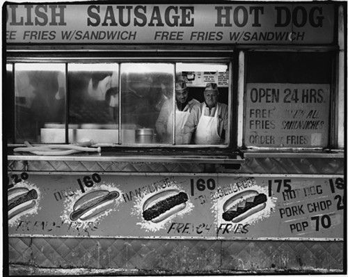 Chicago’s Best Hot Dogs: Uncovering the City’s Famous Stands