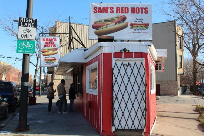 Chicago Hot Dog Stands: Your ULTIMATE Expert Guide [2024]