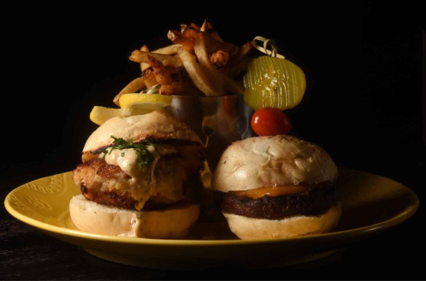 55 Hot Dogs, 55 Burgers: The Ultimate Guide to Epic Grilling
