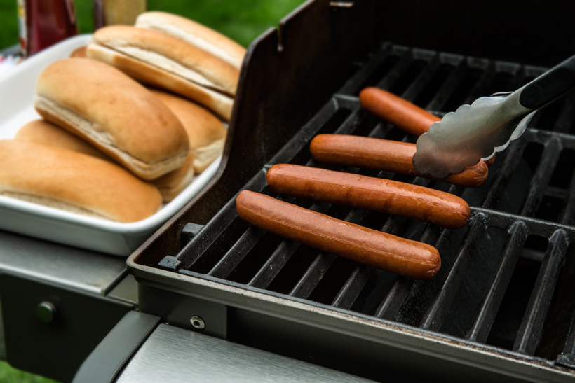 Broiling Hot Dogs: The Expert Guide to Perfect, Smoky Flavor