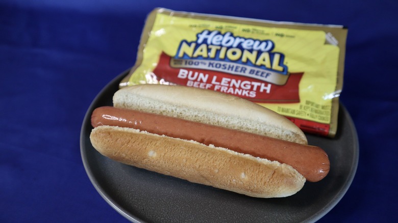 Best Jewish Hot Dog Brands: Kosher Franks You’ll Love [2024]