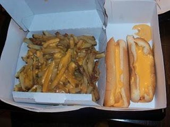 Warren’s Best Hot Dogs: A Guide to the Top Shoppes