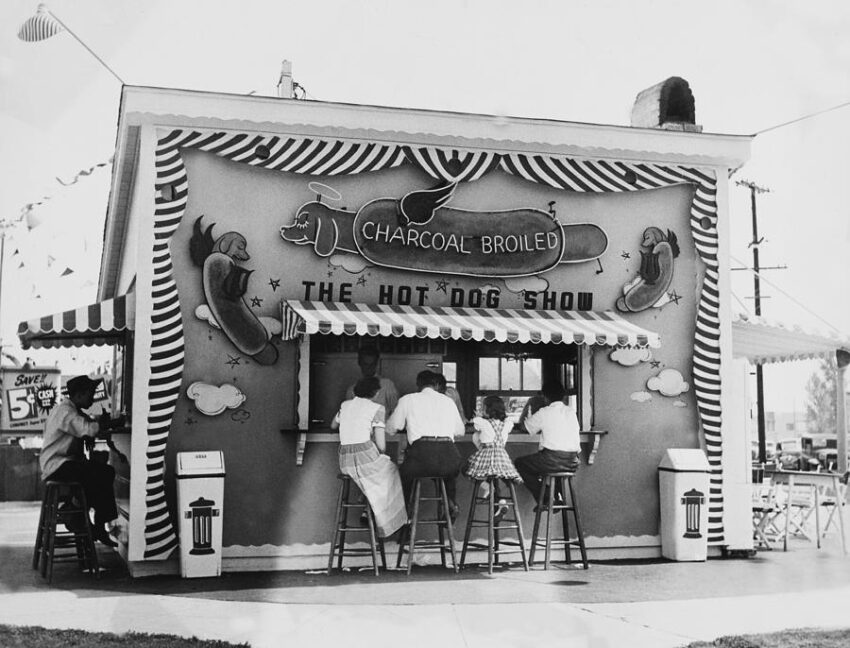 LA’s Best Hot Dog Stands: A Definitive Guide [2024]