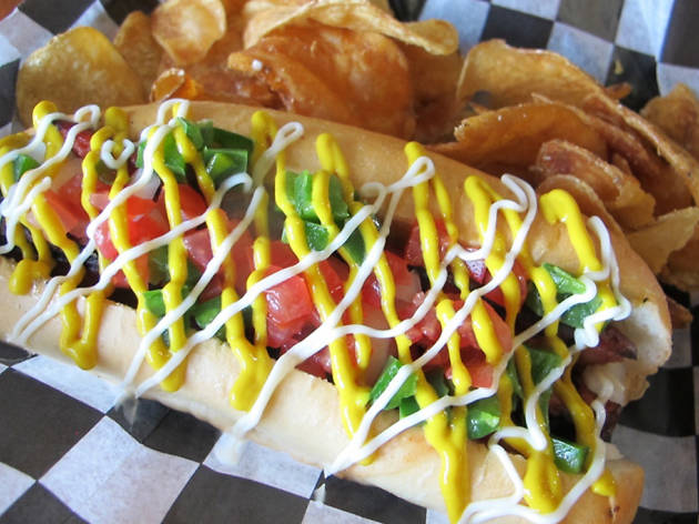 Hot Dogs in America: An Expert Guide to History, Culture & Best Bites