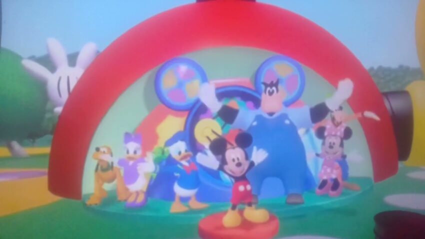Hot Dog Rockin’ Mickey Mouse: The Ultimate Guide to Fun & Collectibles