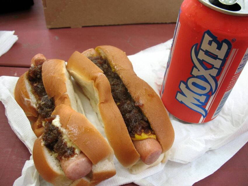 Flo’s Hot Dogs Menu: A Deep Dive into Maine’s Iconic Eats [2024]