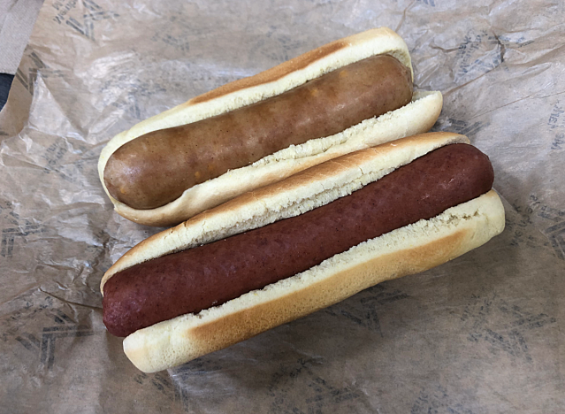 Sam’s Club Hot Dogs: An Expert’s Guide to Taste, Value & More
