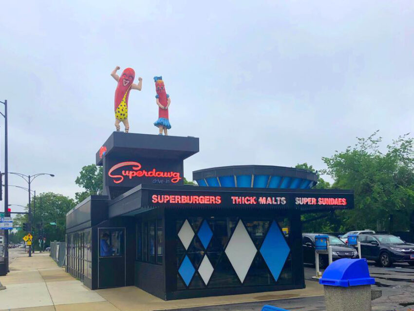 Chicago’s Famous Hot Dog Places: A Definitive Guide [2024]