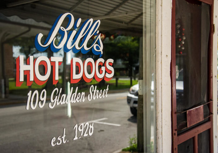 Best Hot Dogs in Washington DC: A Deep Dive & Expert Guide [2024]